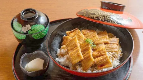 ひろしま旬彩 鶴乃や本店の写真
